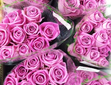 Заглянем в отдел срезанных цветов?